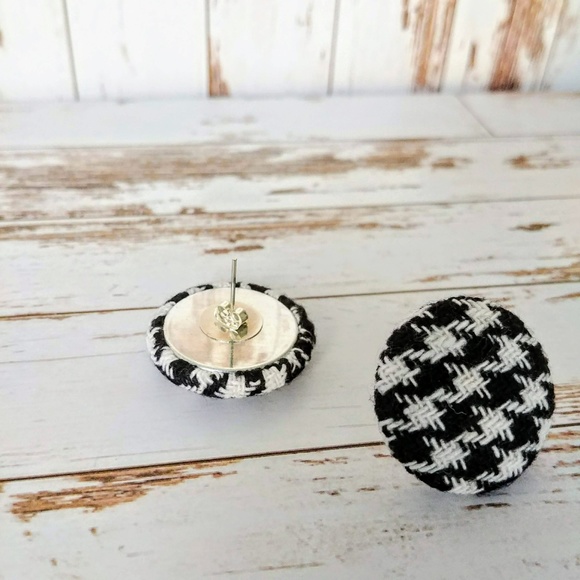 Hound's Tooth Button Earrings - Picture 6 of 6